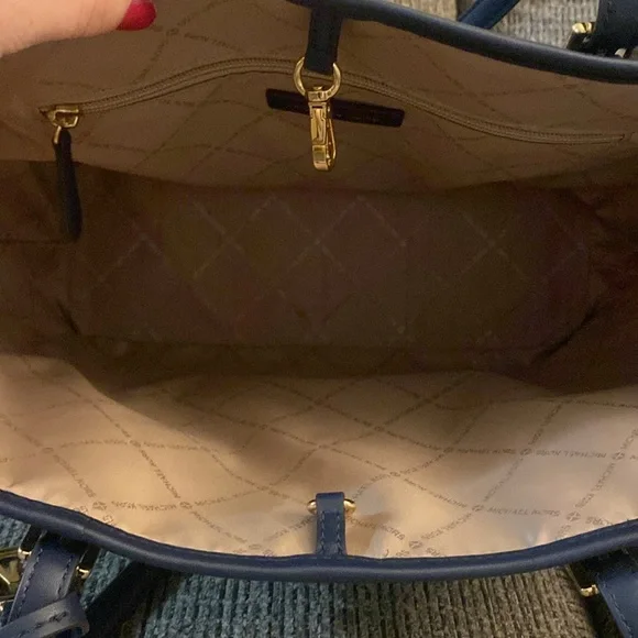 Final price!! Michael Kors purse - Picture 3 of 5